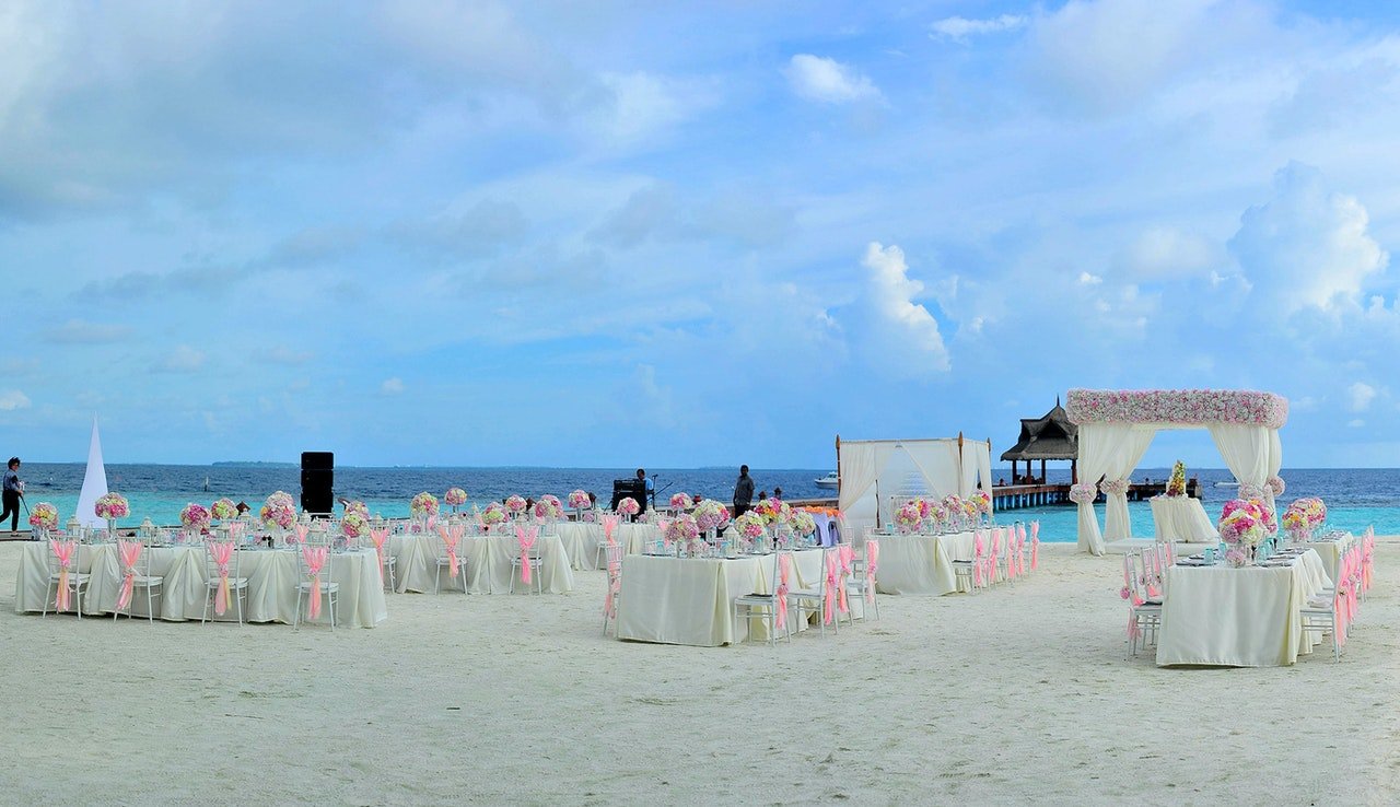 beach wedding chairs