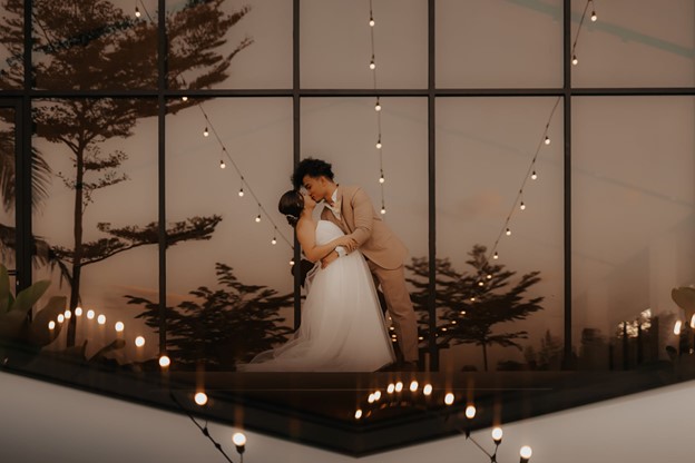 wedding photo fairy lights