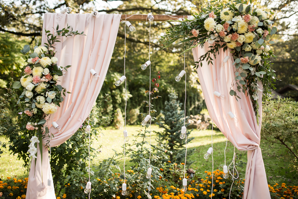 old fashioned wedding arch