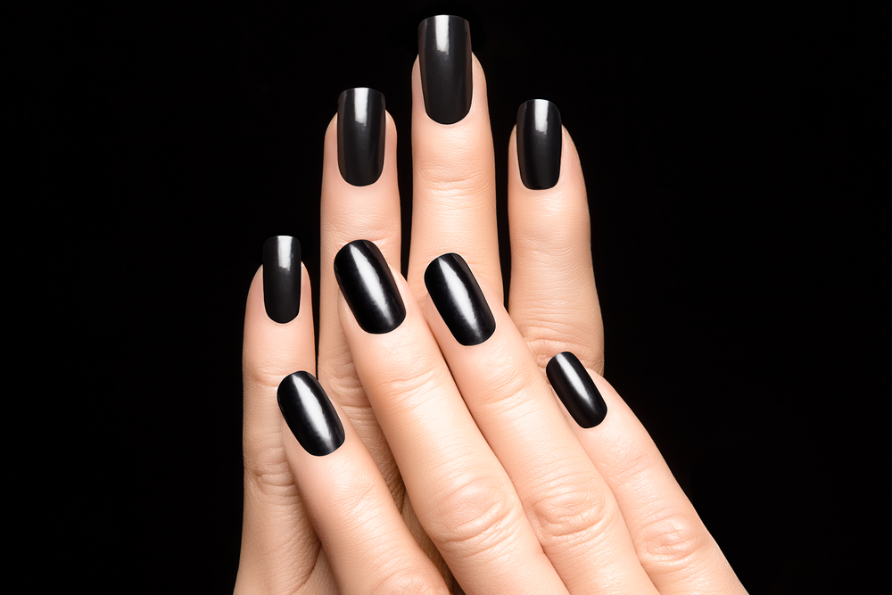 color black nails