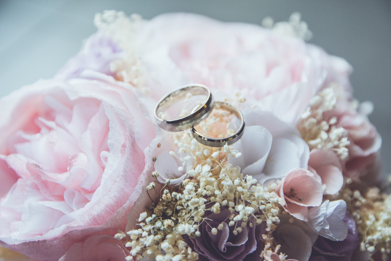 12 Creative Wedding Ring Alternatives