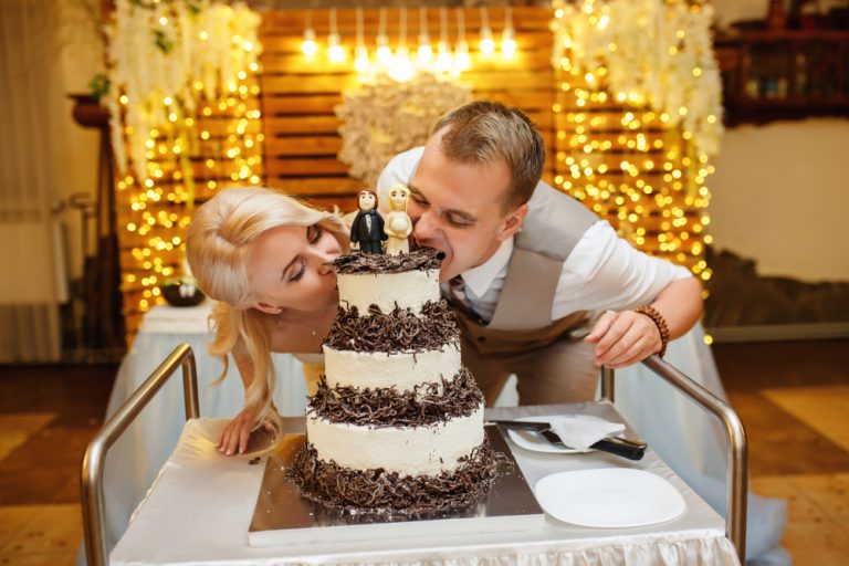 8 Wedding Cake Icing Types to Impress Your Guests Nuptials