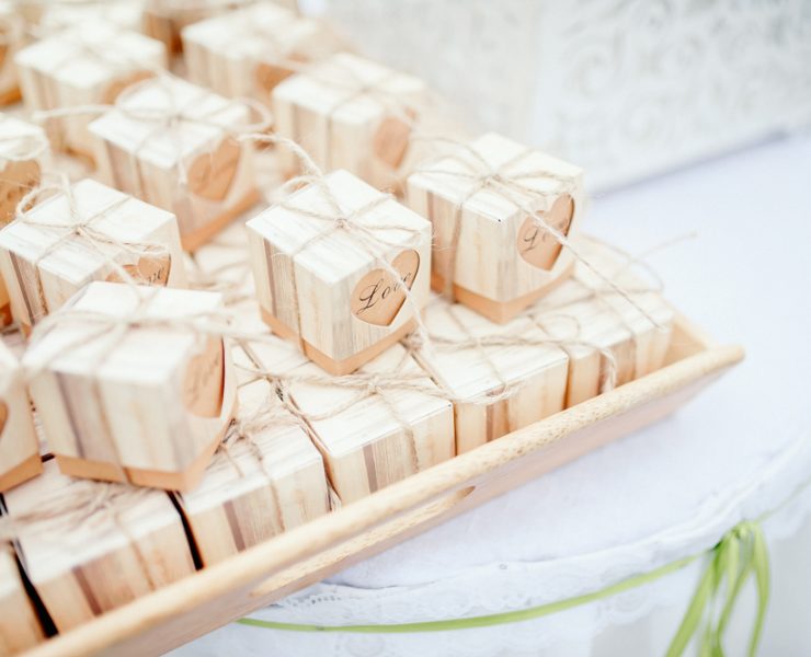 small engagement gifts for guests