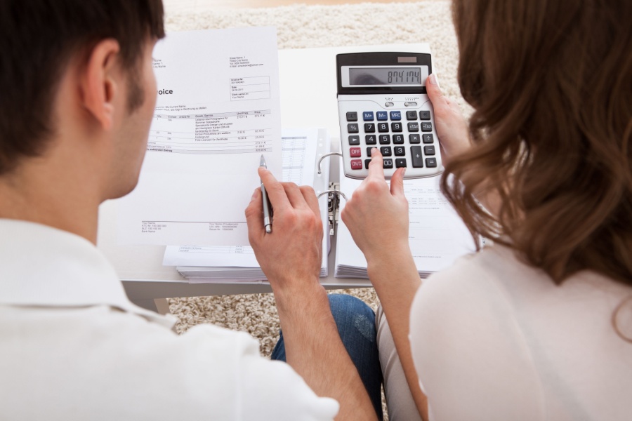 couple handling their finances