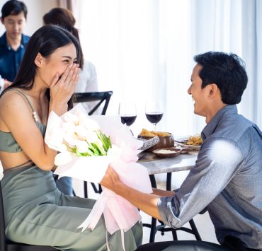 a man proposing to a lady