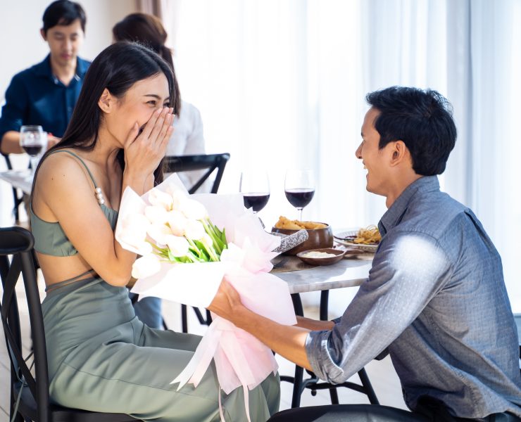 a man proposing to a lady